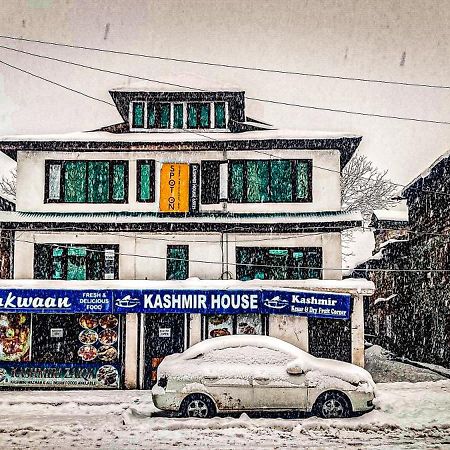 Kashmir House Pahalgam Hotel Exterior photo