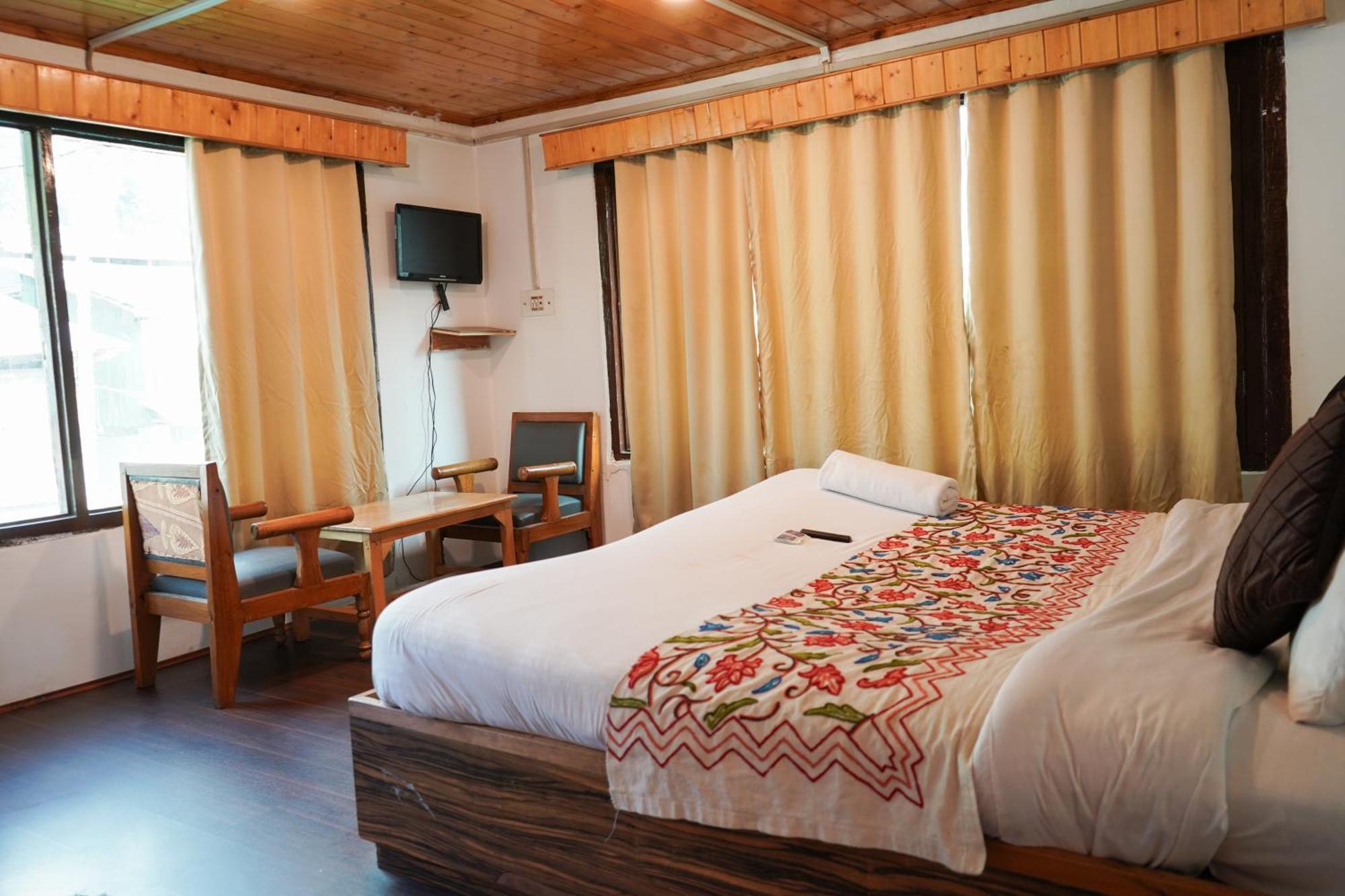Kashmir House Pahalgam Hotel Exterior photo